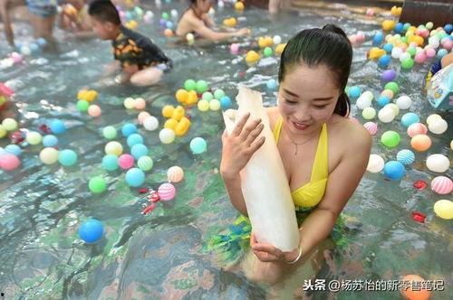 泡温泉的视频